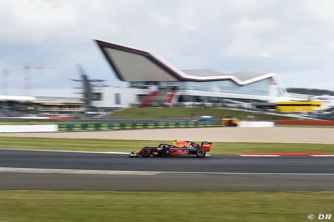 Pirelli conclut ses essais à Silverstone