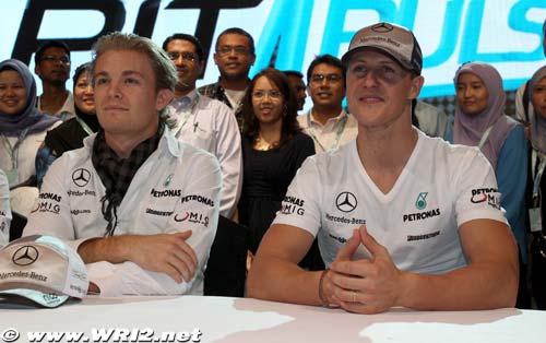 Schumacher et Rosberg réprimandés (…)