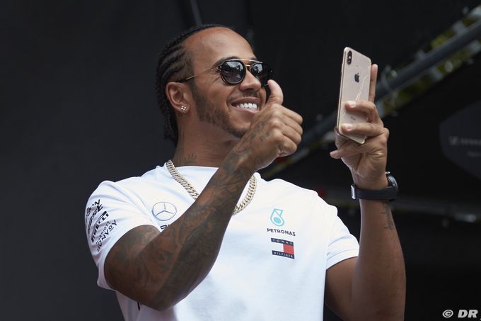 Hamilton s'en prend à un Rosberg