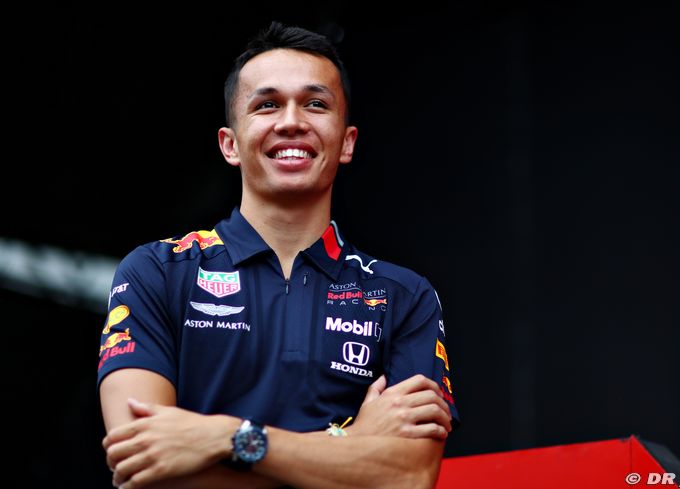 Officiel : Alex Albon reste chez Red (…)