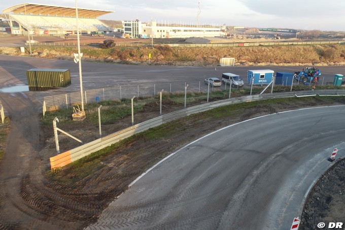 Zandvoort installe des clôtures pour (…)