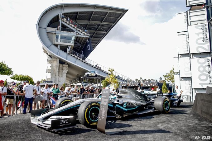 Mercedes says F1 quit reports 'simp
