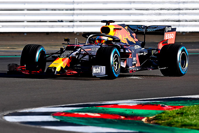 La Red Bull RB16 est entrée en piste