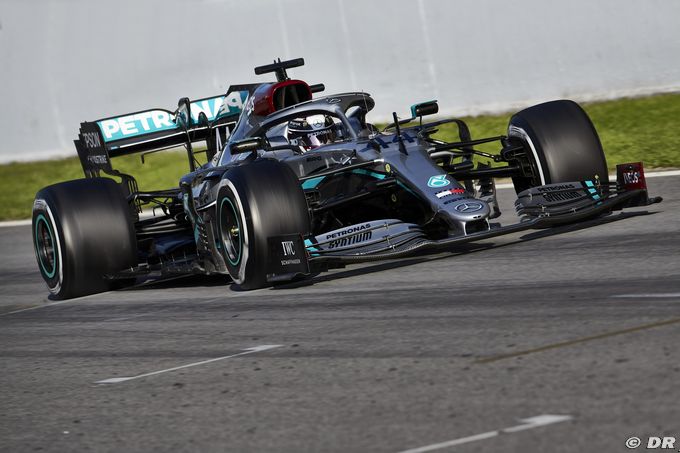 Mercedes three tenths ahead of Red (…)