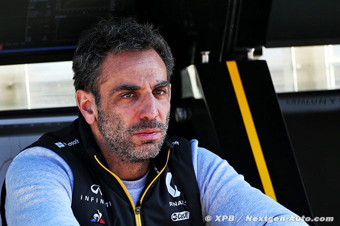 Renault not rushing to replace Ricciardo