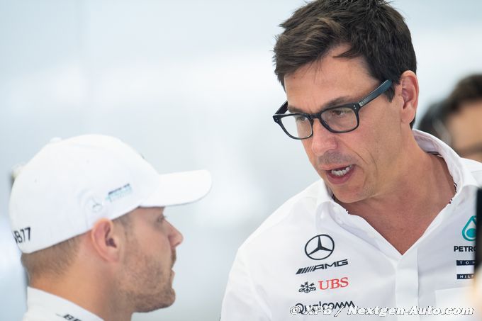 Wolff not committing to 2021 team (...)