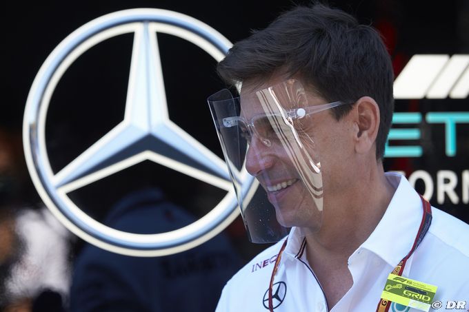 FIA bans Wolff's clear face shield