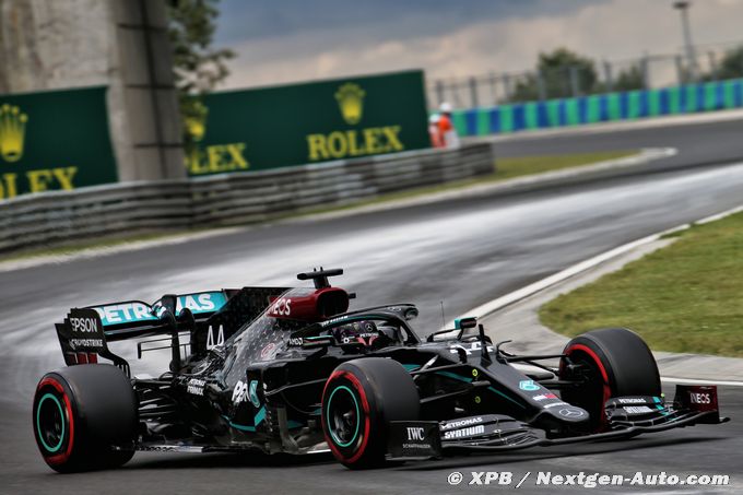 Hamilton smashes Hungaroring track (…)