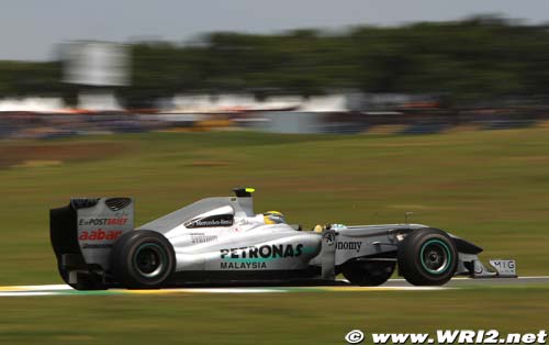 Mercedes GP wants strong finish