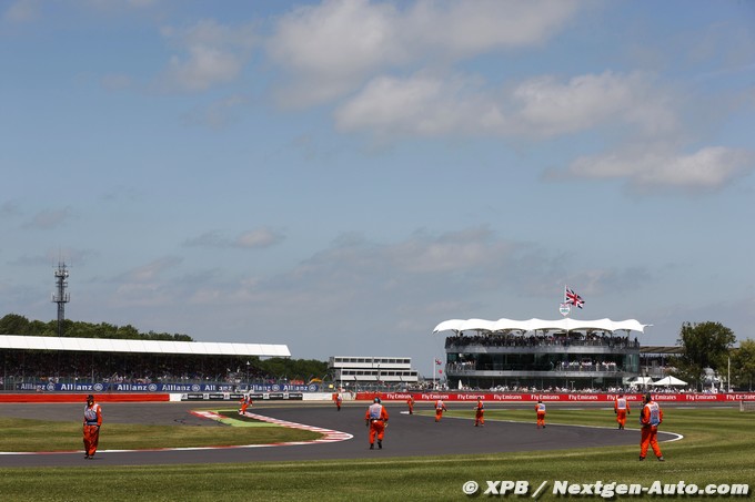 Les commissaires de Silverstone ne (...)