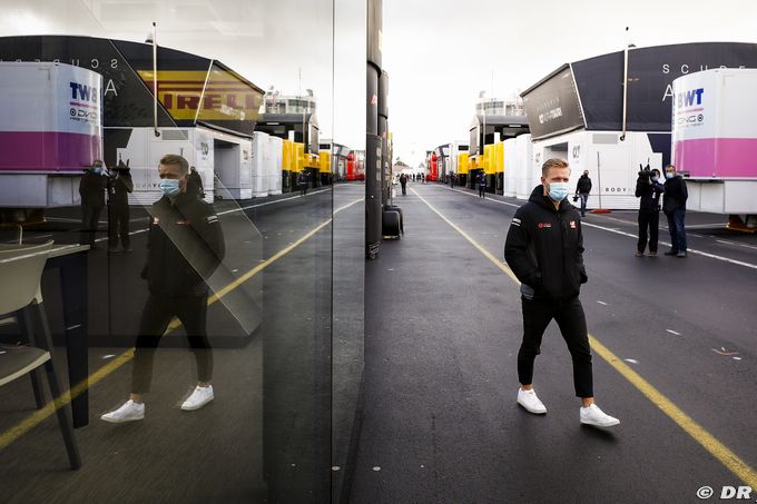 Red Bull devrait considérer Magnussen