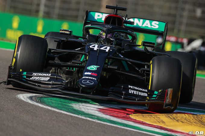 Mercedes to keep black livery in 2021
