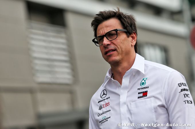 Toto Wolff annonce qu'il restera