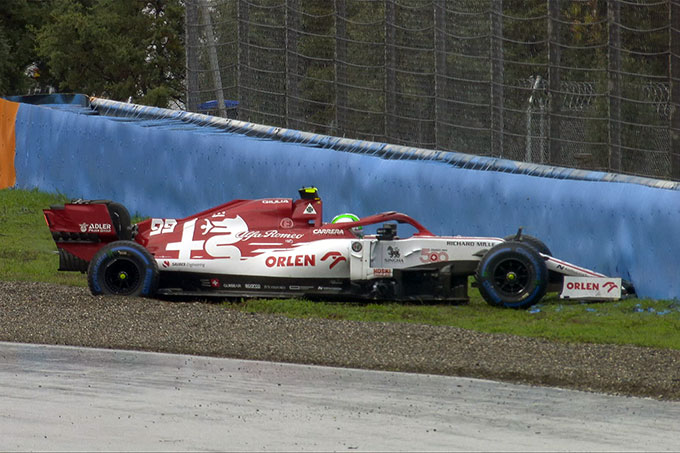 Giovinazzi et Russell accidentés (…)