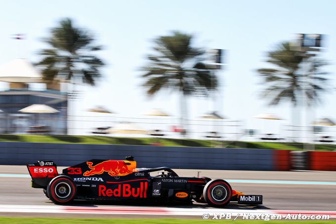 Red Bull : Une RB16B avec seulement (…)