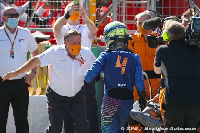 Brown voit Norris pousser Ricciardo (…)