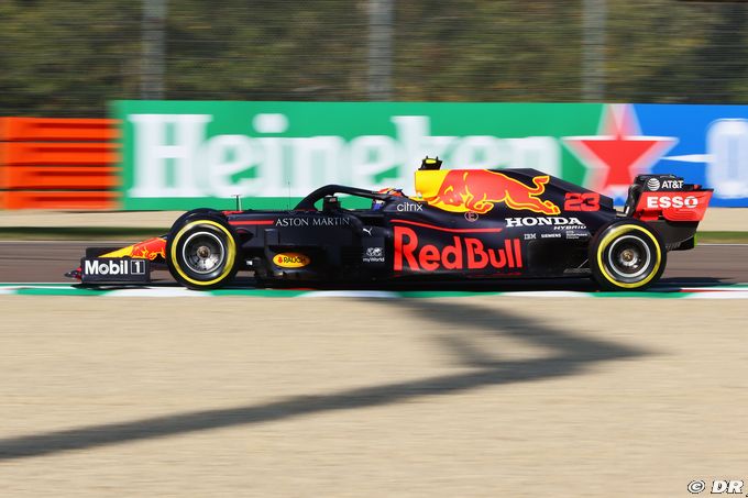 Red Bull targets Mercedes with (...)