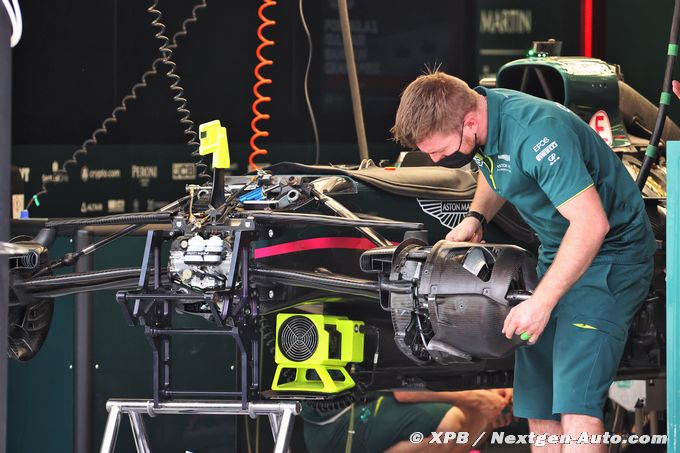 Deux employés Aston Martin F1 à (…)