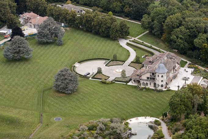 Schumacher estate on sale for EUR (...)
