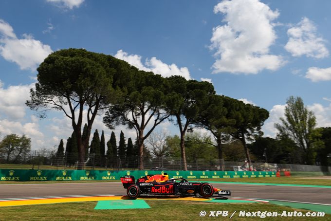 Verstappen en panne, Pérez accroché (…)