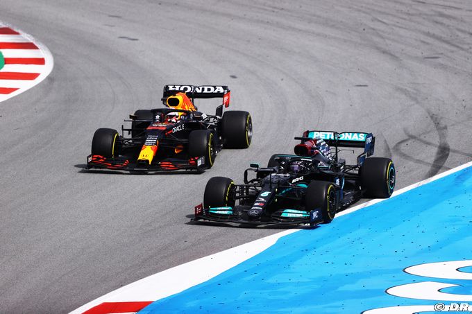 Hamilton is beating Verstappen (…)