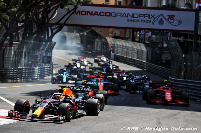 Verstappen gagne à Monaco et prend (…)