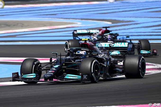 France, FP1: Bottas sets the pace (...)