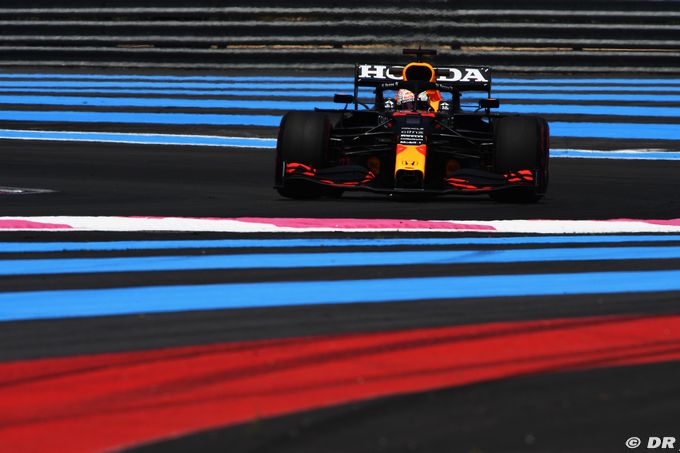 Verstappen powers to pole in France (…)