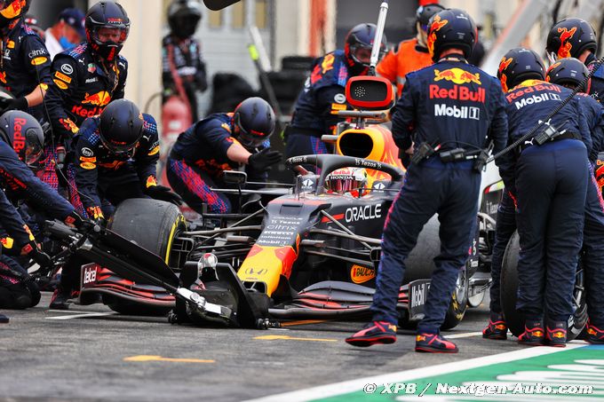 Arrêts aux stands : Red Bull va (…)