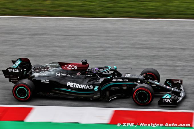Austria, FP2: Mercedes pair outpace (…)