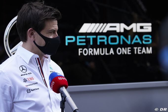 Wolff : Mercedes F1 discutera avec (…)