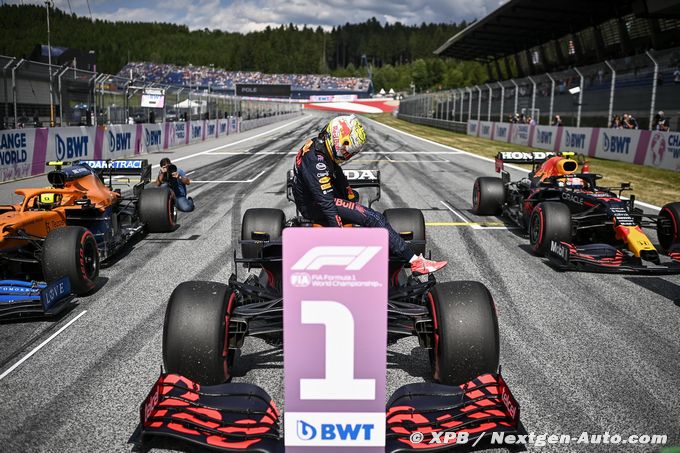 Verstappen in 'league of his (…)