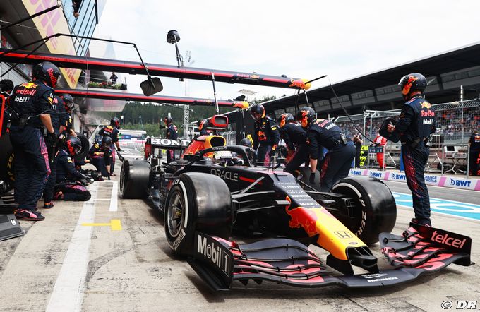 Red Bull a arrêté Verstappen en fin (…)