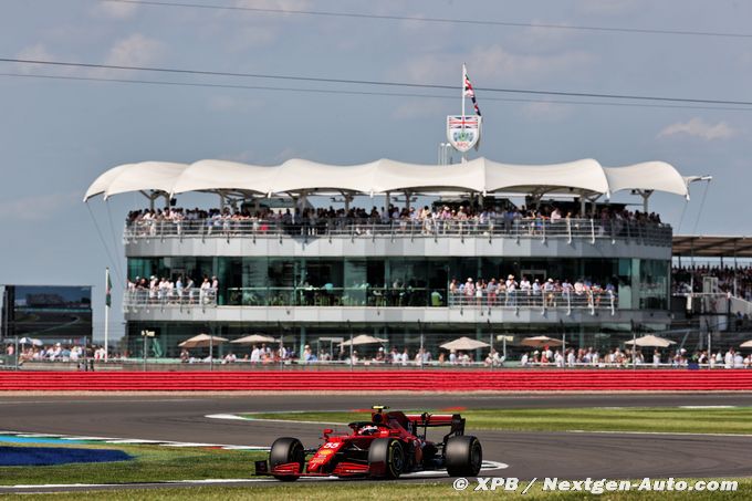 Sainz termine 6e à Silverstone, (…)