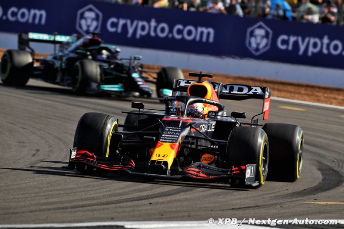 Verstappen se sent 'plus relax