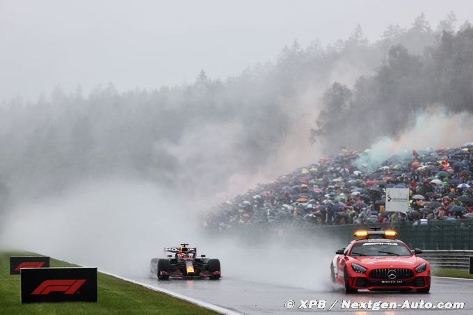Verstappen takes half-points victory in