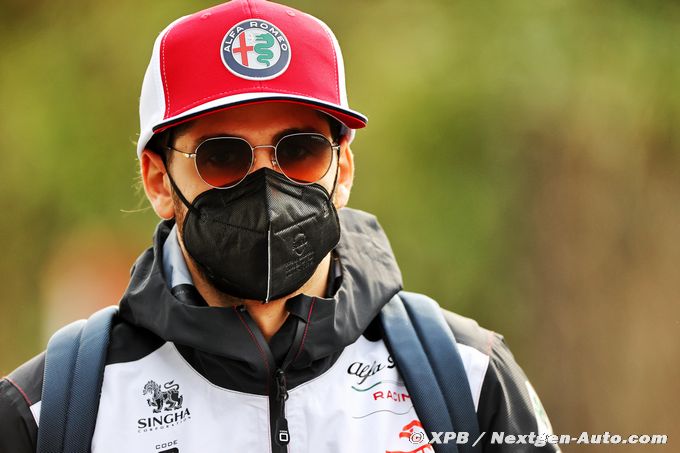 Giovinazzi still waiting for Alfa (…)