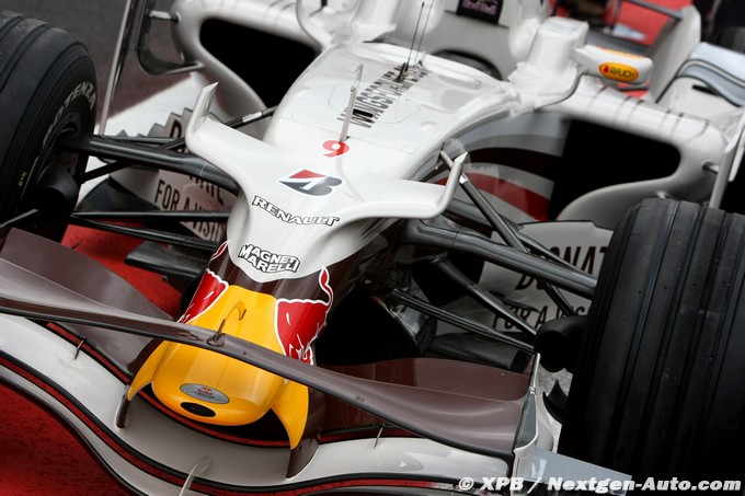Red Bull : A white livery as a (...)
