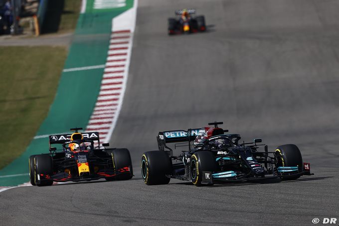 Red Bull backs away from Mercedes (...)