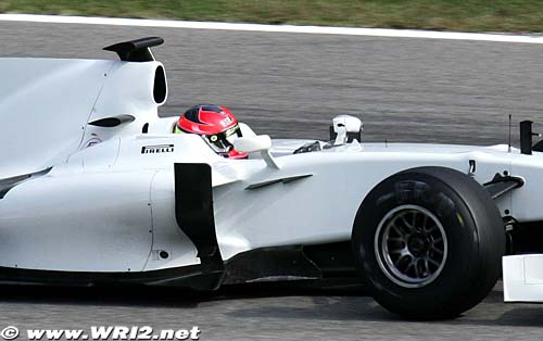 Pirelli tyres are improving - Grosjean