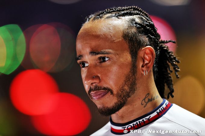 Hamilton : Verstappen a dépassé la (…)