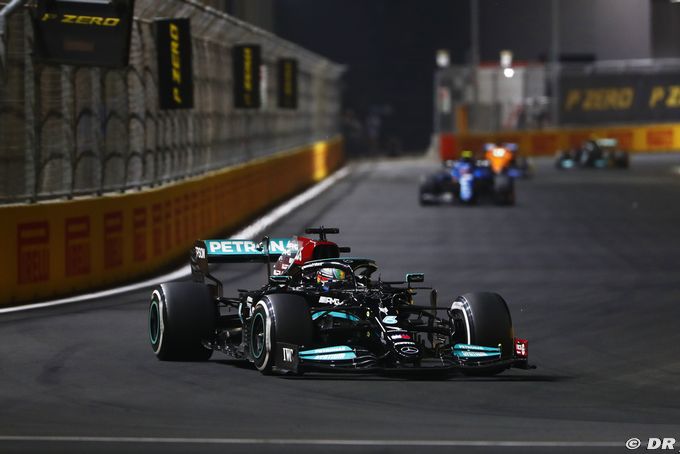 Hamilton not involved in axed Mercedes