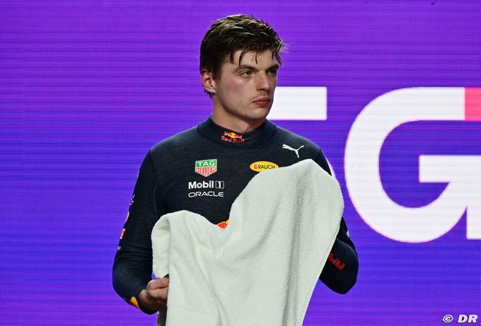 Verstappen passe à l'attaque et (…)