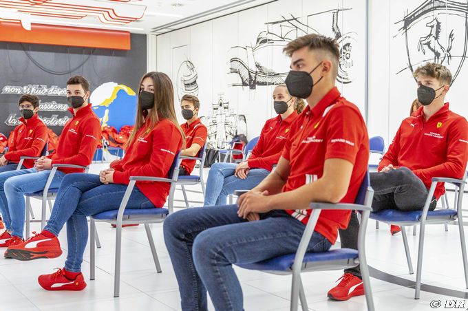 Ferrari dévoile les neuf pilotes de (…)