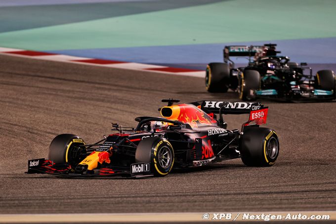 Mercedes et Red Bull, comme deux (...)