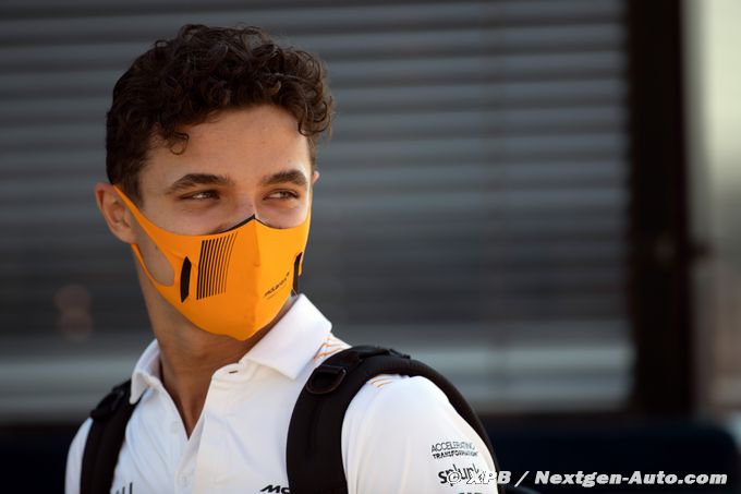 Lando Norris signs new McLaren F1 (…)