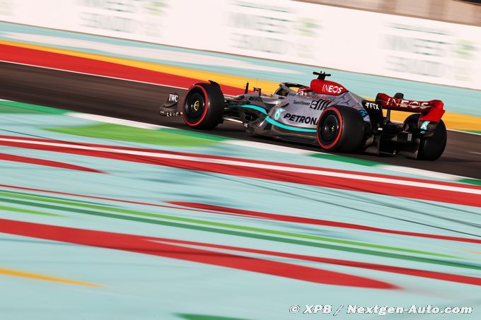 Mercedes 'not writing off 2022 (…)