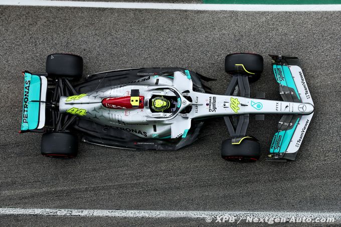 Hamilton compare la Mercedes W13 à (...)