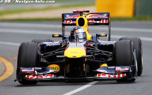 Vettel flies to pole position in Oz