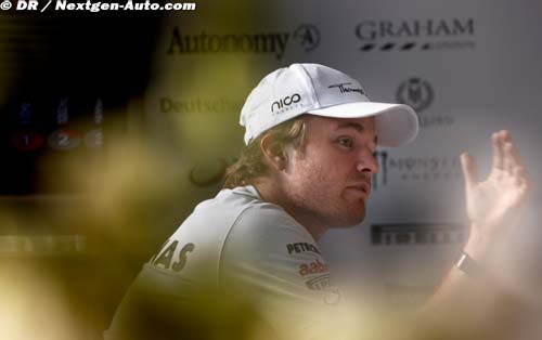 Rosberg angry after missed chance (...)